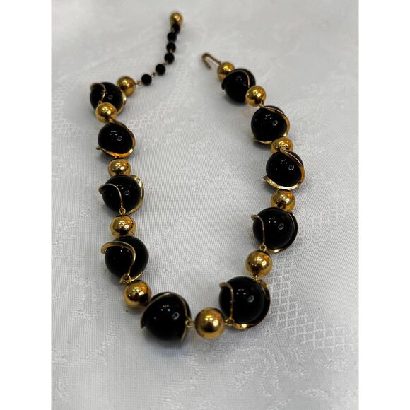 Stunning Vintage Coro Lucite Necklace - Picture 3 of 8